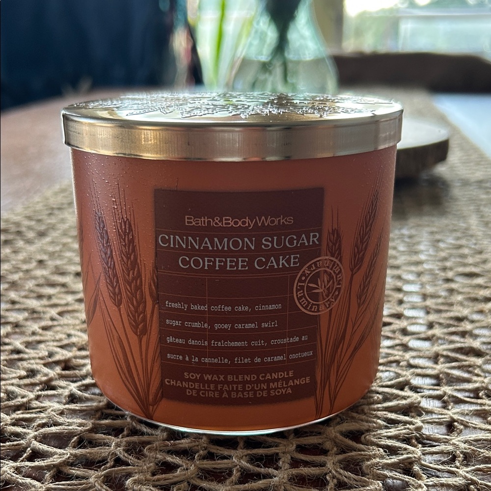 Bath & Body Works Cinnamon Sugar Coffee Cake Candle - Warm Brown